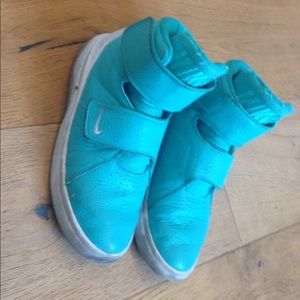 Blue nike basketball shoes